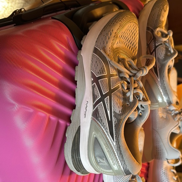 Lot of women’s athletic Shoes! - Picture 1 of 2